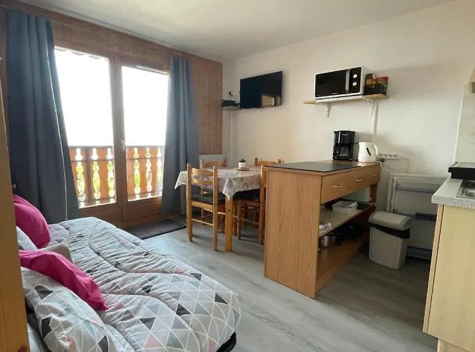 - Igloo 1 Apartment
